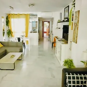 https://apartamento-malagueta-campos-eliseos-malaga.1costadelsol.com